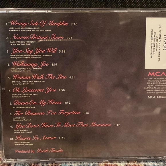 Trisha Yearwood “Hearts in Armor”- CD USED - Picture 2 of 4